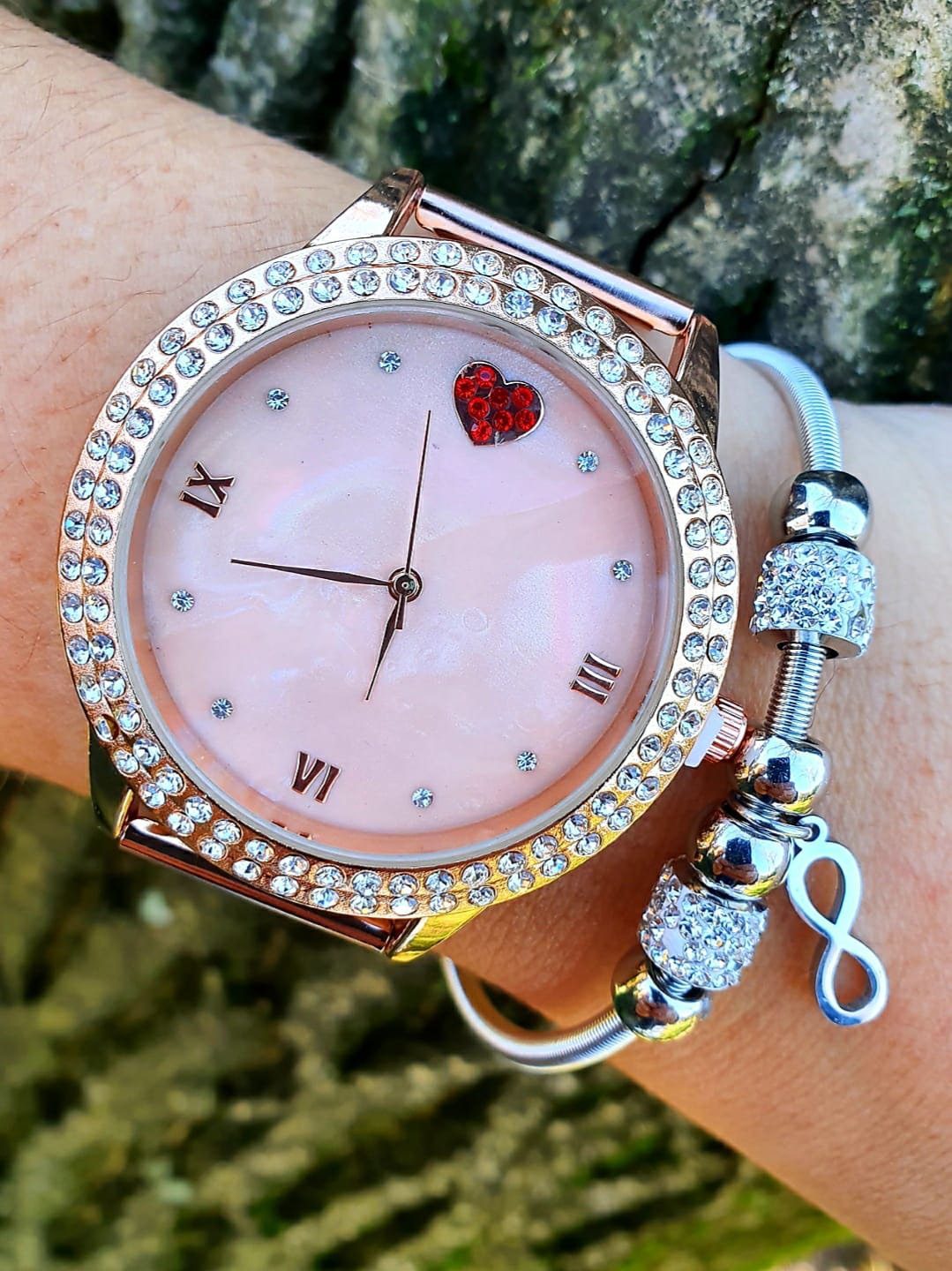 Relógio Red Heart + Oferta de uma pulseira